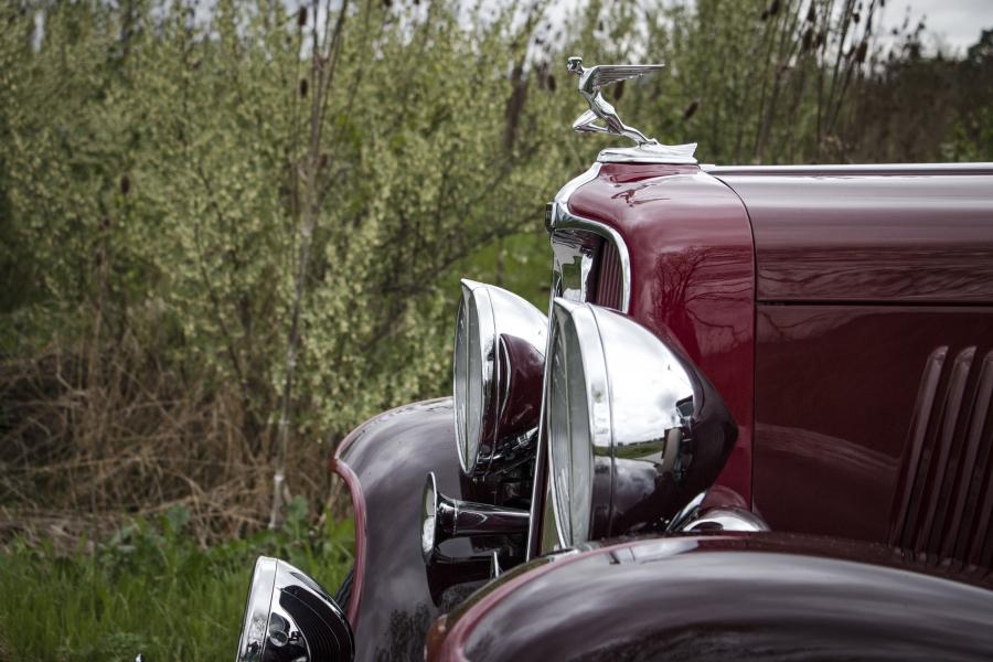 Детали экстерьера Auburn 12-160A Custom Dual Ratio Phaeton Sedan 1932 года  (фото 19 из 43)